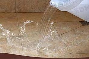 宣威漏水维修 免砸砖防水材料该如何施工